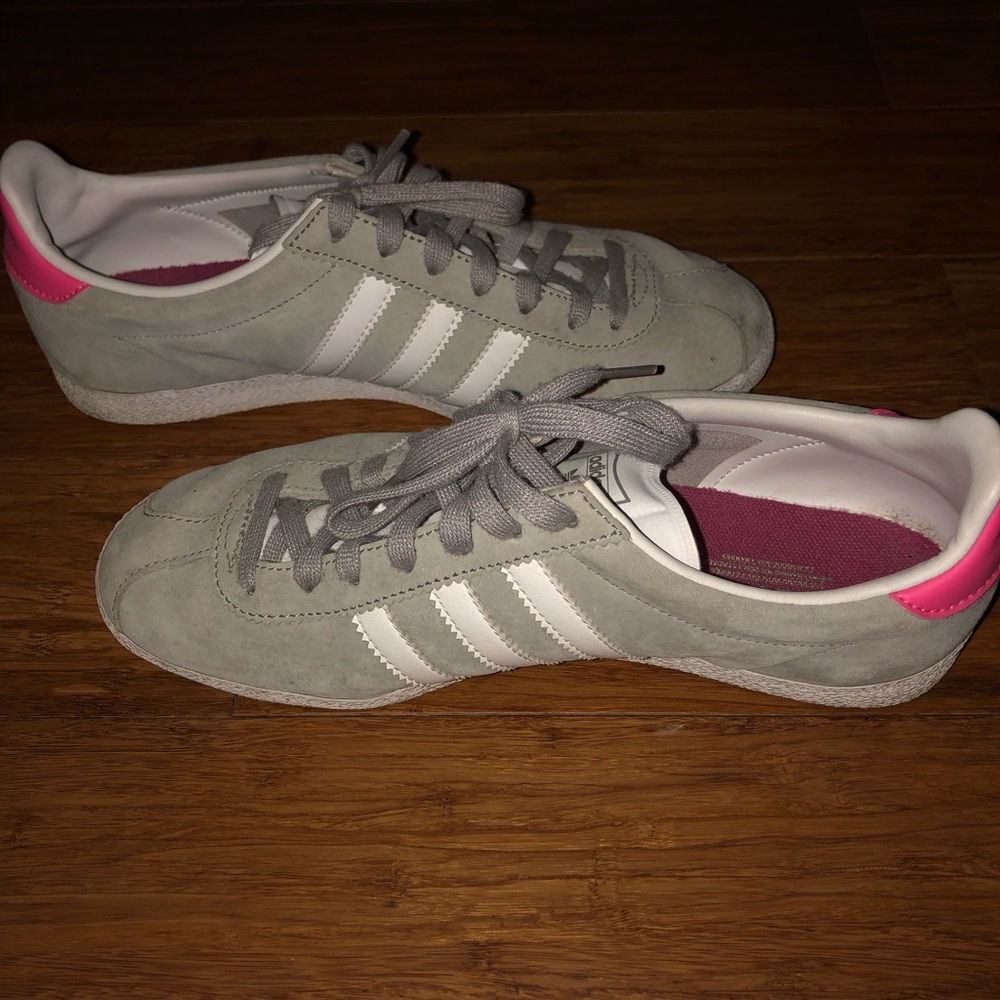 Adidas Sneakers